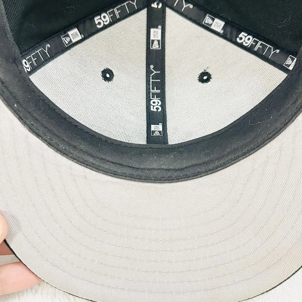 New Era New York Yankees Blackout 59FIFTY Fitted Hat Cap 7 3/8‎ Black MLB